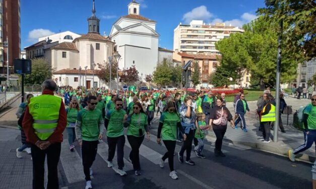Medio millar de vecinos de Campos y Torozos se unen a la marea verde vallisoletana