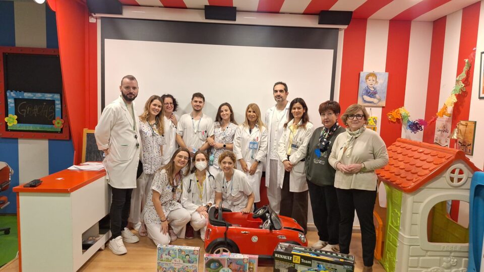 La AECC de Rioseco y comarca dona un coche eléctrico para ayuda a los niños a afrontar una operación contra el cáncer