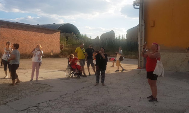 Un divertido taller de fotografía inicia las actividades de verano en San Pelayo