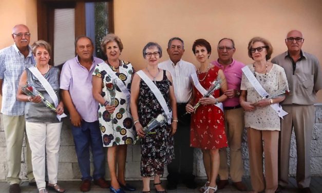 La reina y damas de 1968 celebran sus bodas de oro