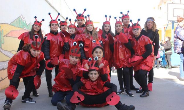 Los escolares de San Vicente de Paúl “bucean” por las calles de Rioseco