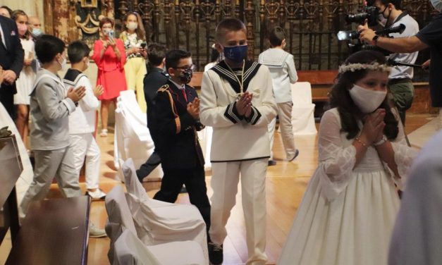 Comuniones con medidas sanitarias en Medina de Rioseco