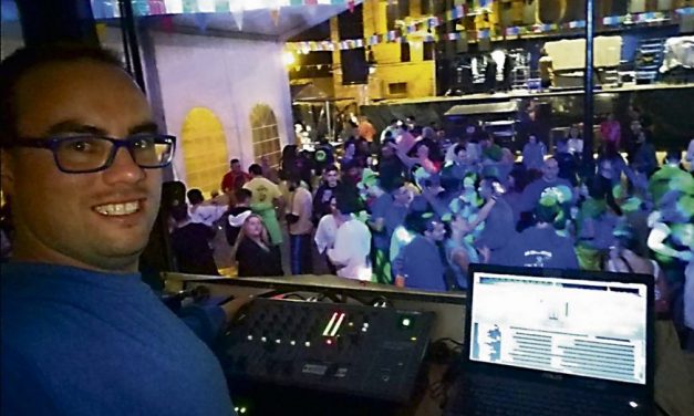 La Junta ultima dos líneas de ayuda a feriantes y empresarios de orquesta para minimizar el impacto en sus negocios tras la cancelación de fiestas, verbenas y espectáculos