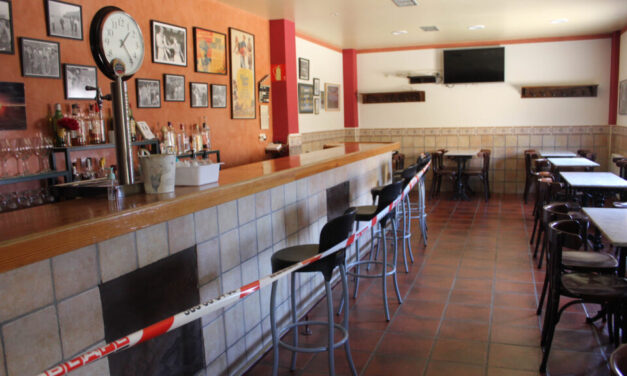 Prohibido consumir en barras y fumar en terrazas, y las reuniones se limitan a seis personas