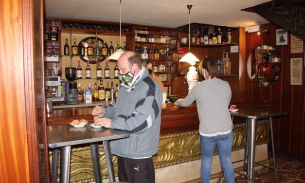 La hostelería reabre el interior de los locales