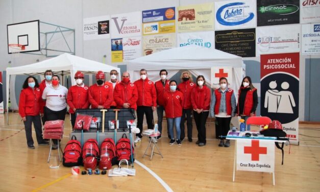 Personas voluntarias de Cruz Roja aprenden en Rioseco a manejar un albergue provisional para situaciones de emergencia o catástrofes