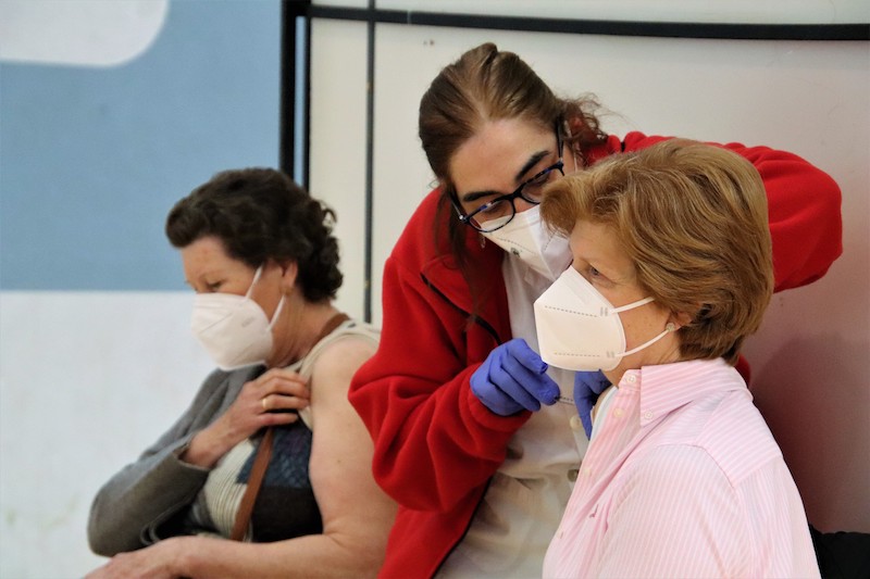 Cerca de 750 personas reciben la dosis única de la vacuna de Janssen en Rioseco