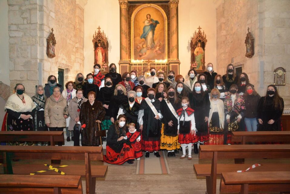 Medio centenar de mujeres celebran las Águedas en San Pedro de Latarce