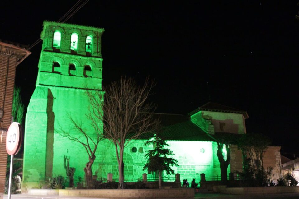 Villafrechós se tiñe de verde por el día Mundial contra el Cáncer