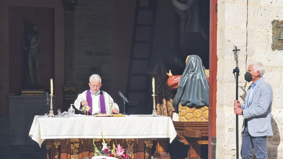Las Jornadas de Hermandad del Descendimiento rendirá homenaje al sacerdote Eugenio Oterino