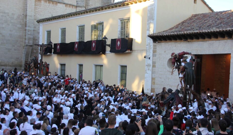Galería de fotos: multitudinaria procesión de la Soledad en Rioseco