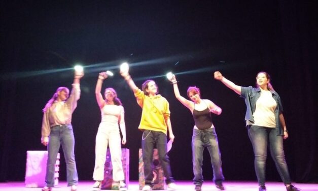 El grupo juvenil de teatro de la Escuela Municipal María Luisa Ponte gana el Premio Nacional de Teatro Joven Buero modalidad audioteatro con ‘Las chicas no fuman igual’