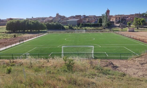 La Mudarra estrena su campo de futbol de hierba artificial
