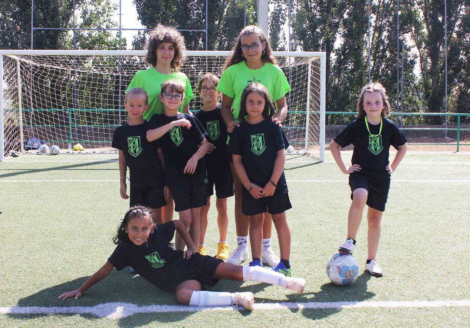 El fútbol es cosa de chicas en Medina de Rioseco