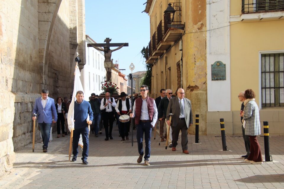 El Cristo de las Puertas vuelve a salir a las calles de Medina de Rioseco