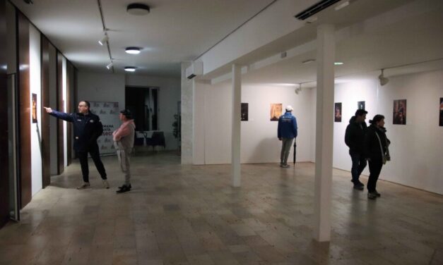 Un total de 27 fotografías en la exposición Tomás de Sierra