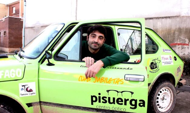 Jacob García. Un aguilarejo a bordo de un Seat 127 en una loca aventura por el desierto