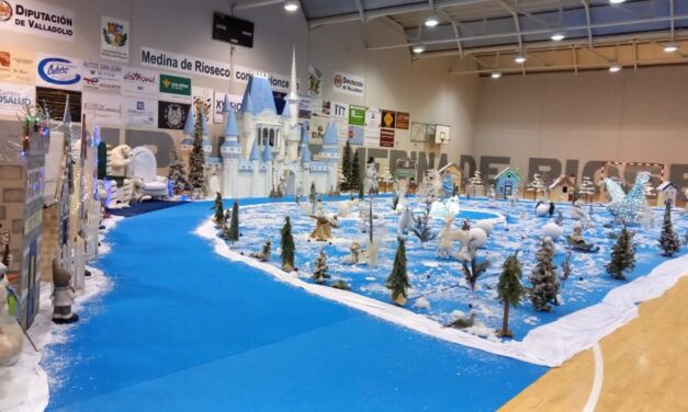 Un decorado de cuento en la recepción de los Reyes Magos en Medina de Rioseco