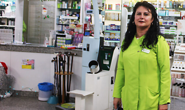Myriam Gutiérrez cumple 25 años al frente de su farmacia en Rioseco