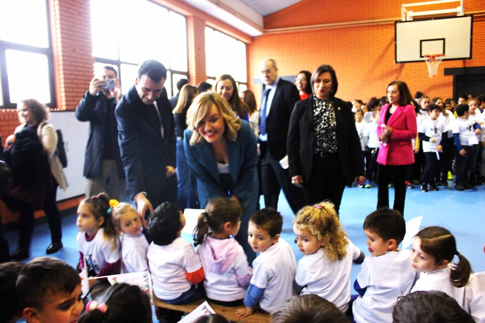 La ministra Pilar Alegría celebra los 50 años de C.R.A. Campos Góticos y aboga por la educación rural