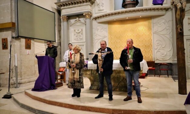 El Vía Crucis de Hermandades inicia la Semana Santa en Medina de Rioseco
