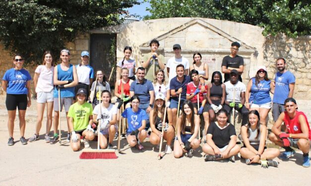 Los jóvenes de un campo de voluntariado de la Junta devuelven a Rioseco sus históricas fuentes