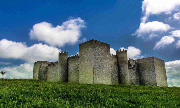 El pop eléctrico del dúo vallisoletano B.L.O.W. y su espectáculo Fugitiva se darán cita en el Castillo de Montealegre