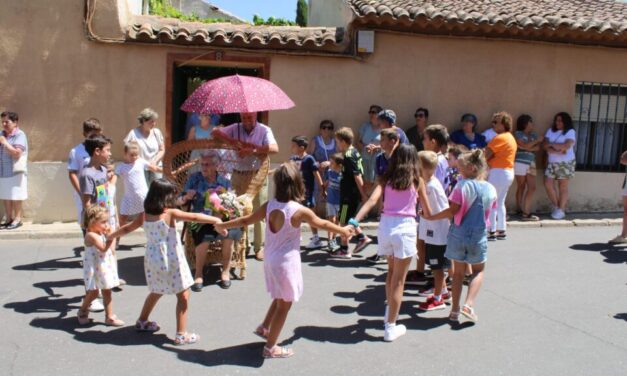 Villafrechós celebra un emotivo homenaje a Eladia Ares por sus 100 años de vida