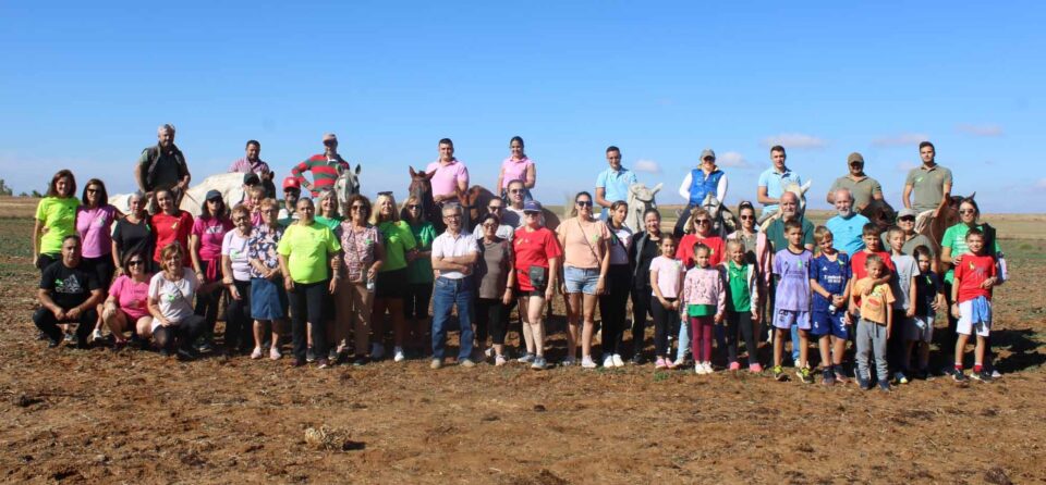 Más de 130 personas participan en la I Ruta Benéfica a Caballo y a Pie de Villafrechós