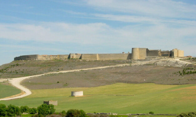 Urueña, premio Atlántida 2023 por la promoción y defensa de la cultura