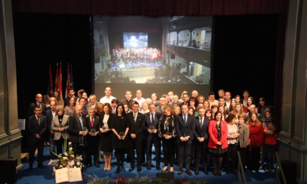 Medina de Rioseco rinde homenaje a la Constitución con la celebración del Acto Institucional