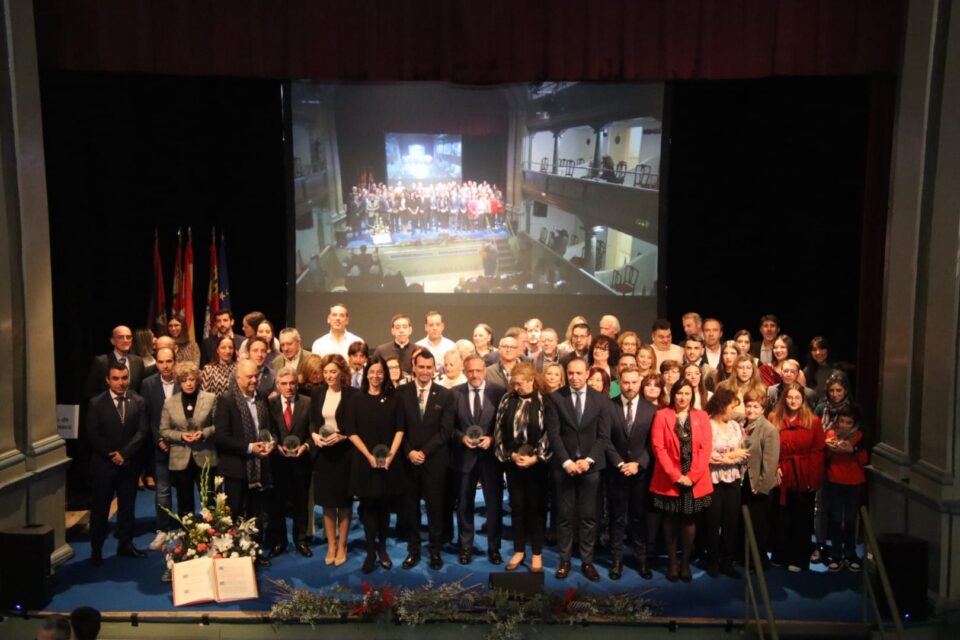 Medina de Rioseco rinde homenaje a la Constitución con la celebración del Acto Institucional