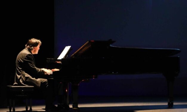 La Diputación de Valladolid concede el premio a la Trayectoria Artística 2023 al pianista Diego Fernández Magdaleno