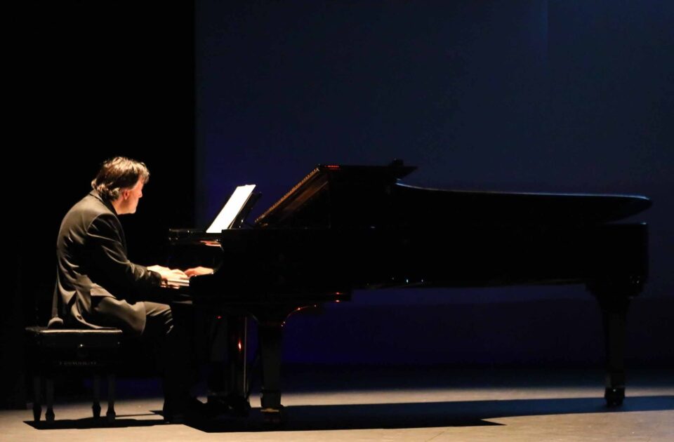 La Diputación de Valladolid concede el premio a la Trayectoria Artística 2023 al pianista Diego Fernández Magdaleno