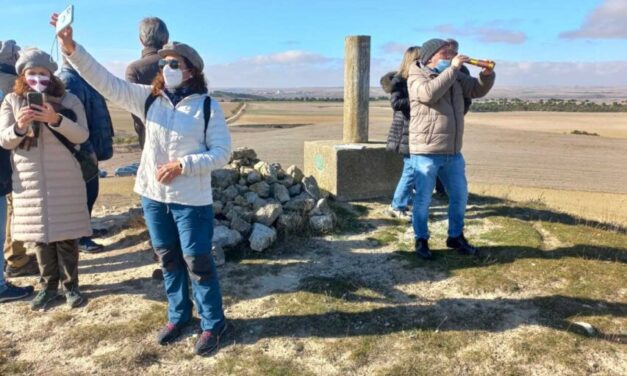 La iglesia de Santa María de la Antigua en Palacios de Campos acoge el inicio de las visitas guiadas al campo de batalla de ‘El Moclín’