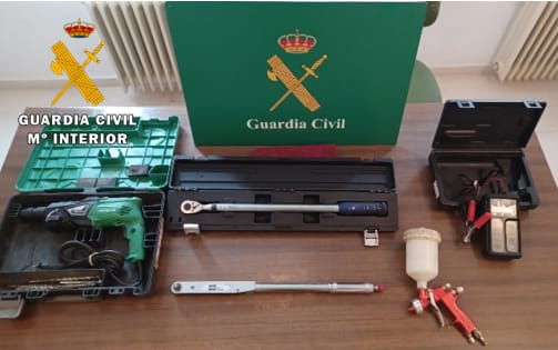 La Guardia Civil detiene e investiga a tres personas, como presuntos autores de un delito de hurto continuado en una empresa de Villalba de los Alcores