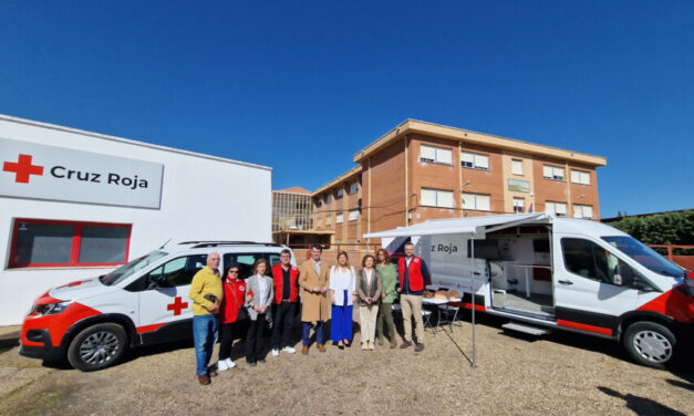 Cruz Roja presenta sus dos nuevos vehículos eco en Medina de Rioseco