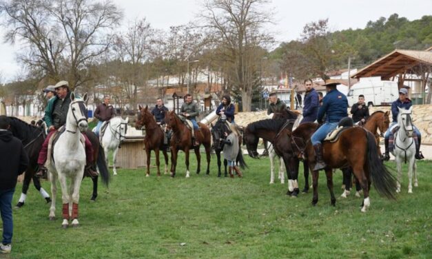 La Santa Espina celebra mañana sábado su II Feria Rociera