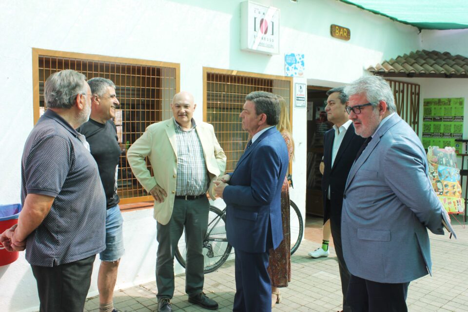La Junta lanza una línea de ayudas de 3.000 euros por beneficiario para los bares de pueblos con menos de 200 habitantes