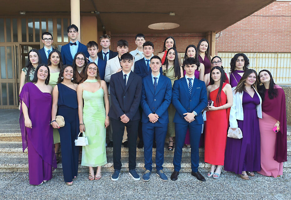 El alumnado de I.E.S. Campos y Torozos se gradúa