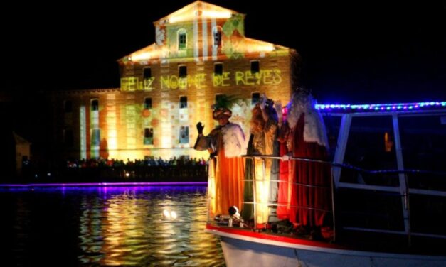 La Dársena del Canal de Castilla de Rioseco desafía al frío y aguarda la llegada de los Reyes Magos