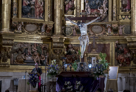 El arzobispo Argüello invita a no vivir una fe «de solo unos días» en su pregón de Semana Santa en Medina de Rioseco