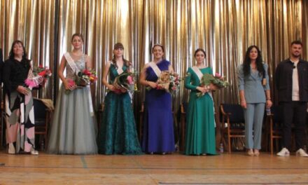 Villabrágima corona a Laura Pérez como reina de las fiestas de la Santa Cruz